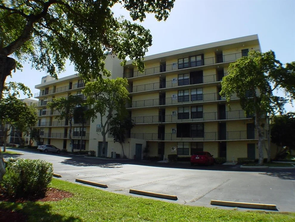 Unit for sale at 9 Royal Palm Way, Boca Raton, FL 33432