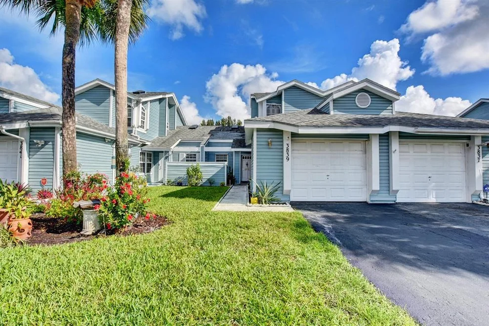 Unit for sale at 3839 Island Club Circle E, Lake Worth, FL 33462