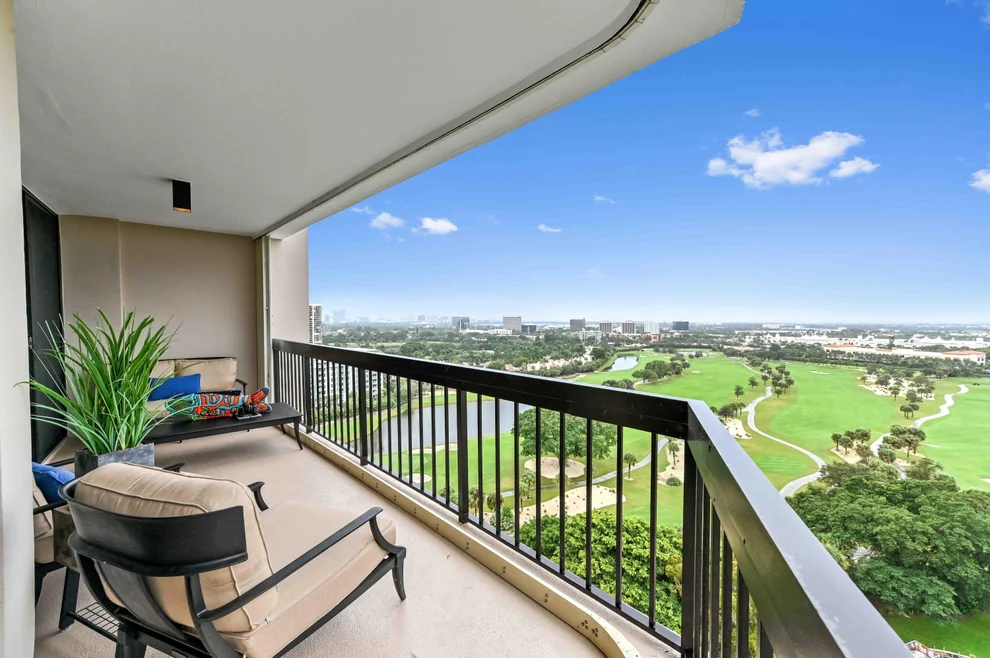 Unit for sale at 2425 Presidential Way, West Palm Beach, FL 33401