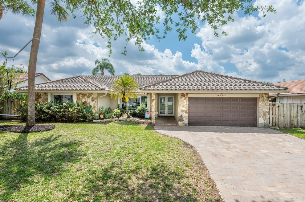 Unit for sale at 9760 NW 10th Street, Plantation, FL 33322