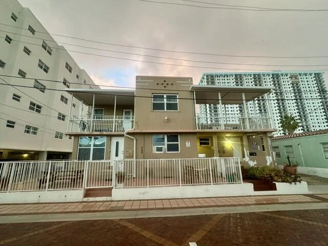 Unit for sale at 300 Georgia Street, Hollywood, FL 33019