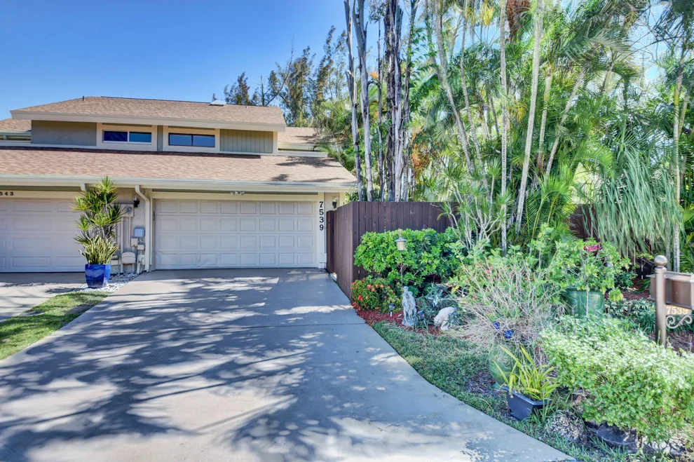 Unit for sale at 7539 Sierra Drive E, Boca Raton, FL 33433
