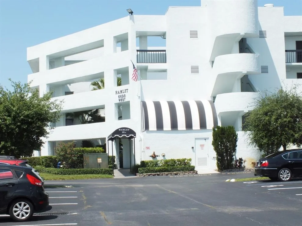 Unit for sale at 6698 N 10th Avenue, Lake Worth, FL 33467
