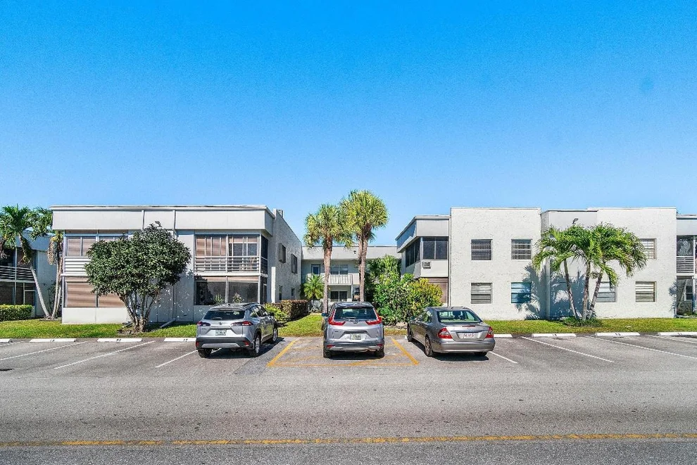 Unit for sale at 566 Flanders L, Delray Beach, FL 33484