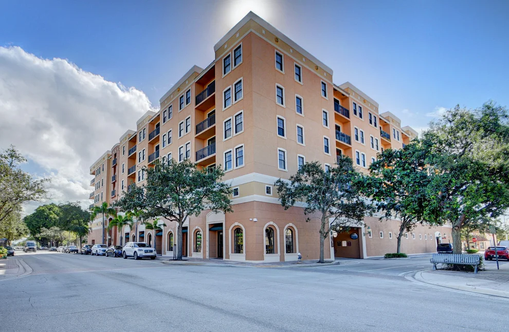 Unit for sale at 511 Lucerne 508 Avenue, Lake Worth Beach, FL 33460