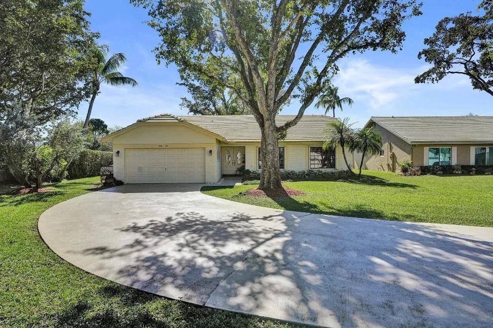 Unit for sale at 6010 Petaluma Drive, Boca Raton, FL 33433