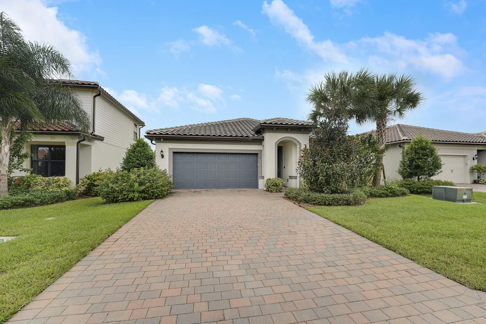 Unit for sale at 534 SE Crathes Street, Port St Lucie, FL 34984