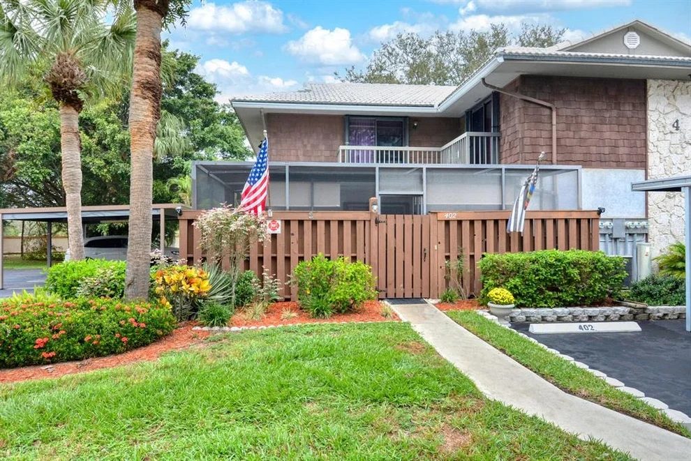 Unit for sale at 402 SE Castle Court, Port St Lucie, FL 34953