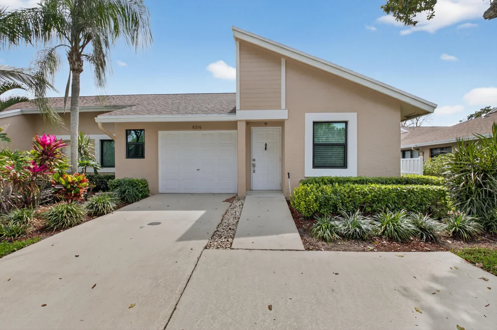 Unit for sale at 8216 Sweetbriar Way, Boca Raton, FL 33496