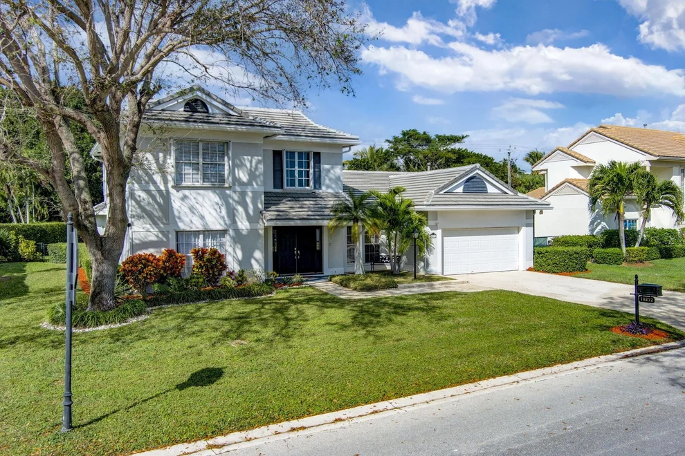 Unit for sale at 10272 Hunt Club Lane, Palm Beach Gardens, FL 33418