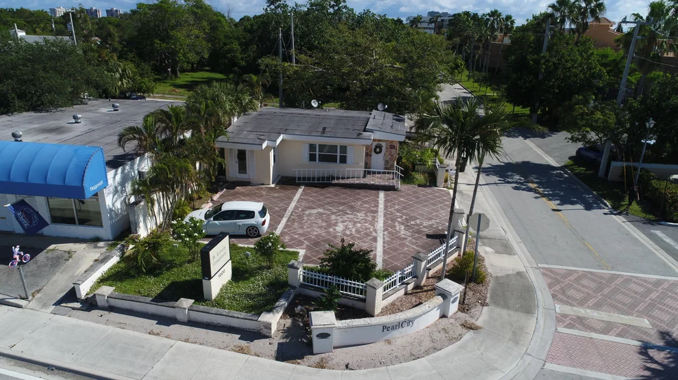 Unit for sale at 1000 N Dixie Highway, Boca Raton, FL 33432