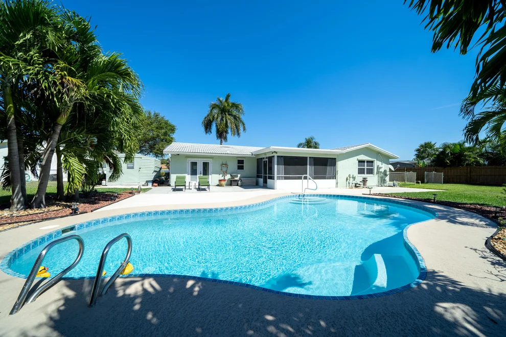 Unit for sale at 3942 Daphne Avenue, Palm Beach Gardens, FL 33410