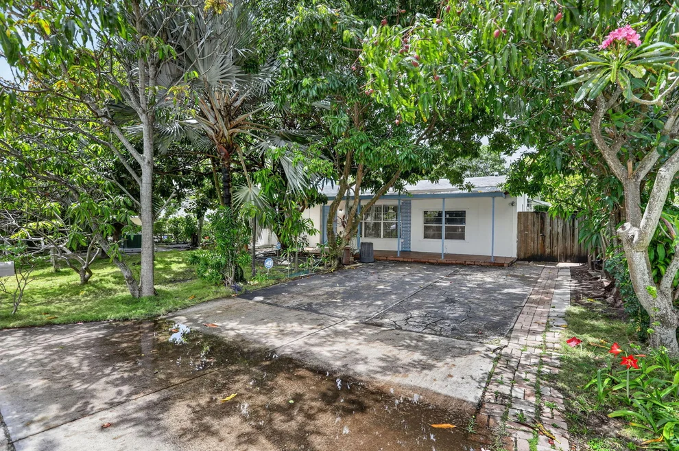 Unit for sale at 2411 NE 10th Terrace, Pompano Beach, FL 33064