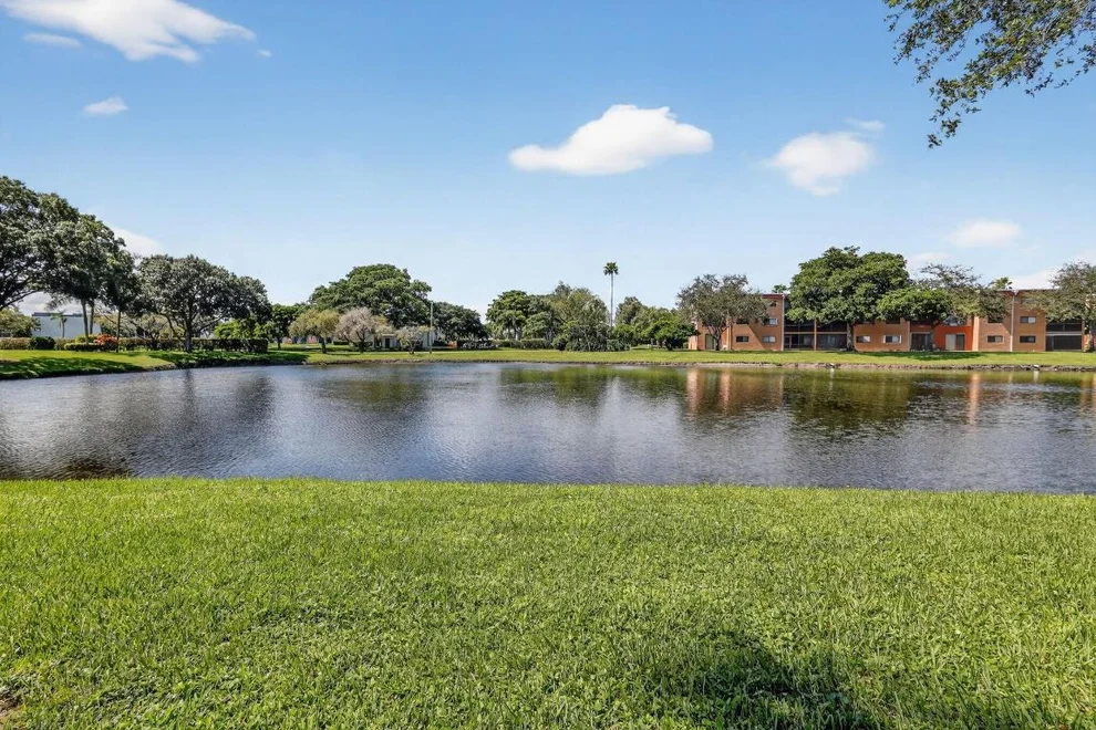 Unit for sale at 5550 Witney Drive, Delray Beach, FL 33484