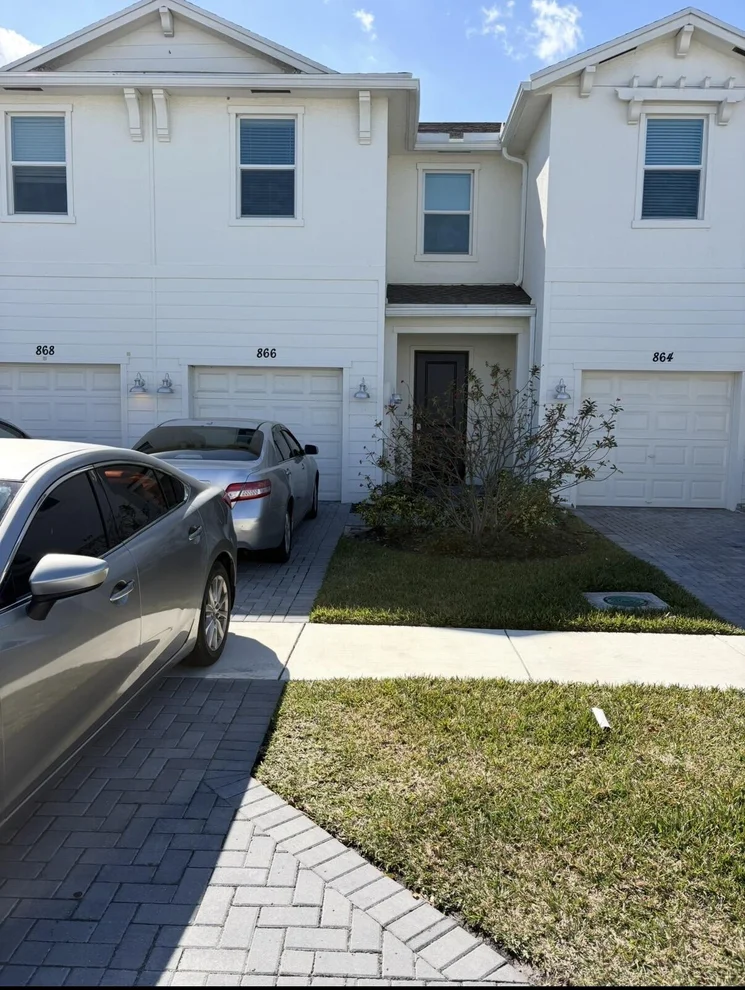 Unit for sale at 866 SE Grovebush Lane, Port St Lucie, FL 34984