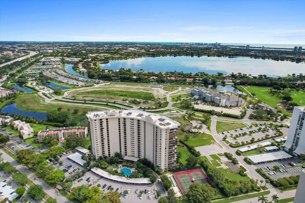 Unit for sale at 2480 Presidential Way, West Palm Beach, FL 33401