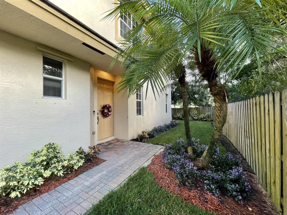Unit for sale at 328 SE Bloxham Way, Stuart, FL 34997