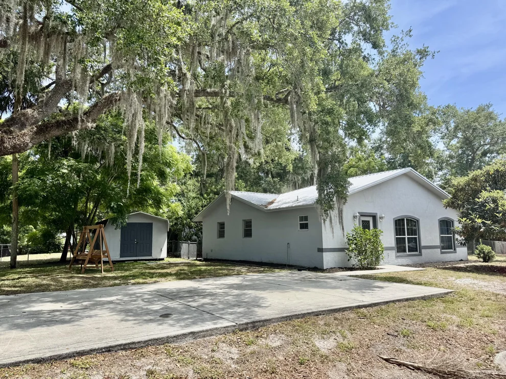 Unit for sale at 1902 SW 37th Avenue, Okeechobee, FL 34974