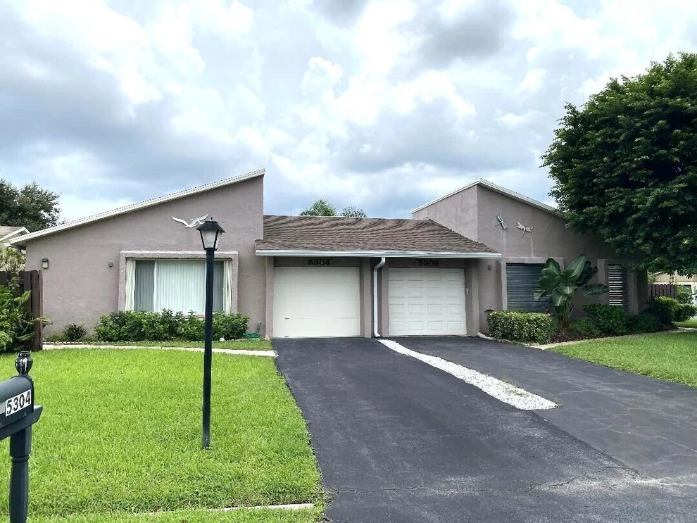 Unit for sale at 5304 Mirror Lakes Boulevard, Boynton Beach, FL 33472