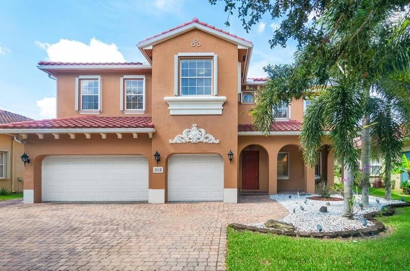 Unit for sale at 713 Cresta Circle, West Palm Beach, FL 33413