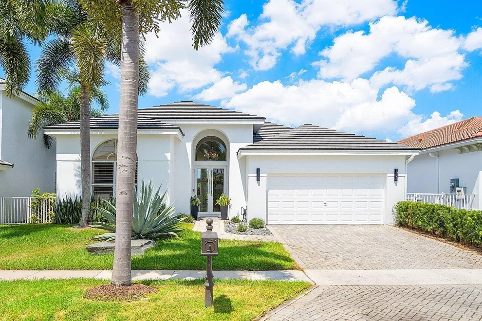 Unit for sale at 5712 Regency Circle E, Boca Raton, FL 33496