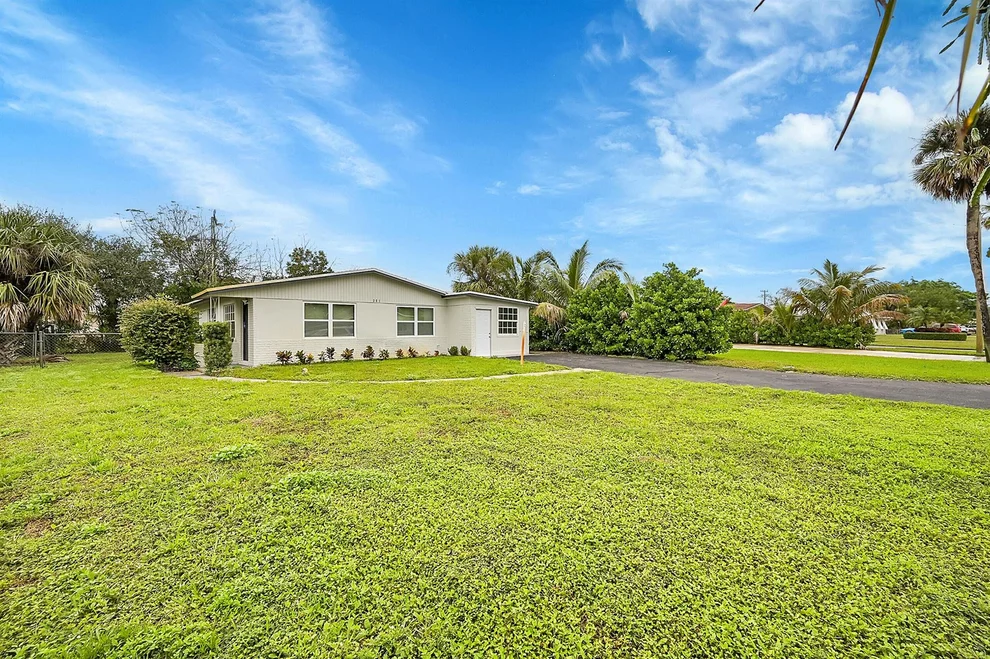 Unit for sale at 361 Garden Boulevard Boulevard, Palm Beach Gardens, FL 33410