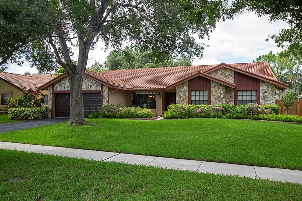 Unit for sale at 10060 NW 14th Street, Plantation, FL 33322