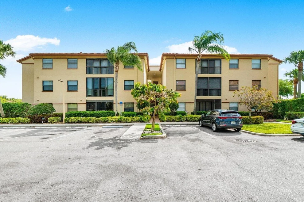 Unit for sale at 5099 Splendido Court, Boynton Beach, FL 33437