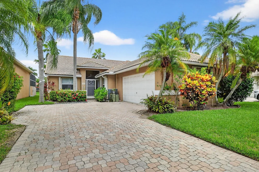 Unit for sale at 5230 Grande Palm Circle, Delray Beach, FL 33484