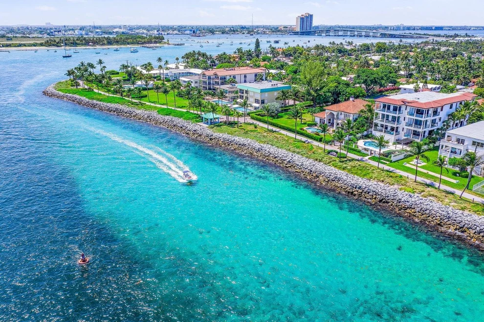 Unit for sale at 217 Blossom Lane, Palm Beach Shores, FL 33404
