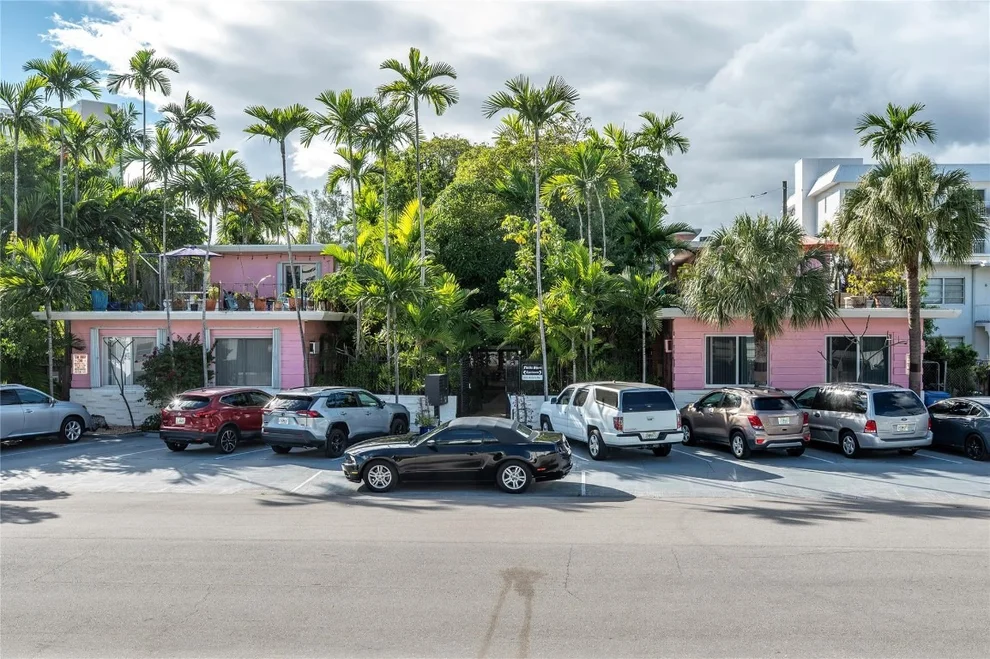 Unit for sale at 525 Antioch Avenue, Fort Lauderdale, FL 33304