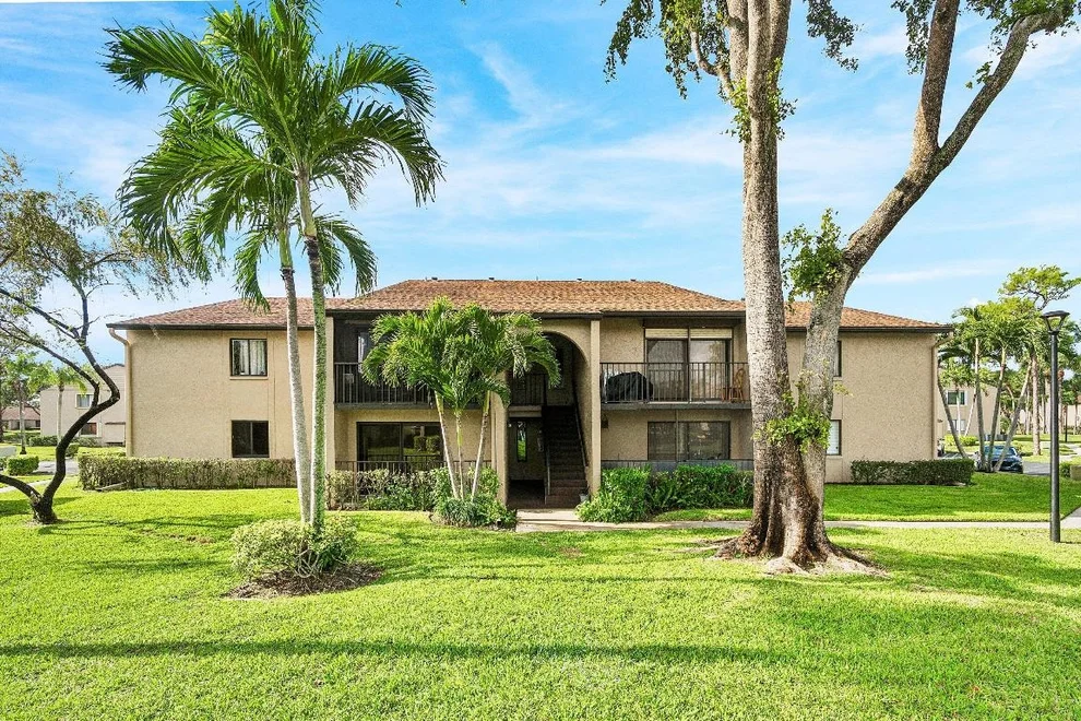 Unit for sale at 535 Shady Pine Way, Greenacres, FL 33415