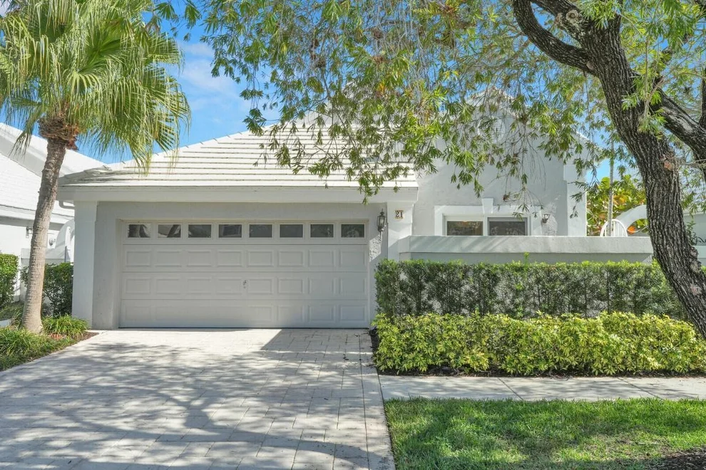 Unit for sale at 21 Selby Lane, Palm Beach Gardens, FL 33418