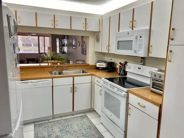 Unit for sale at 10706 W Clairmont Circle, Tamarac, FL 33321