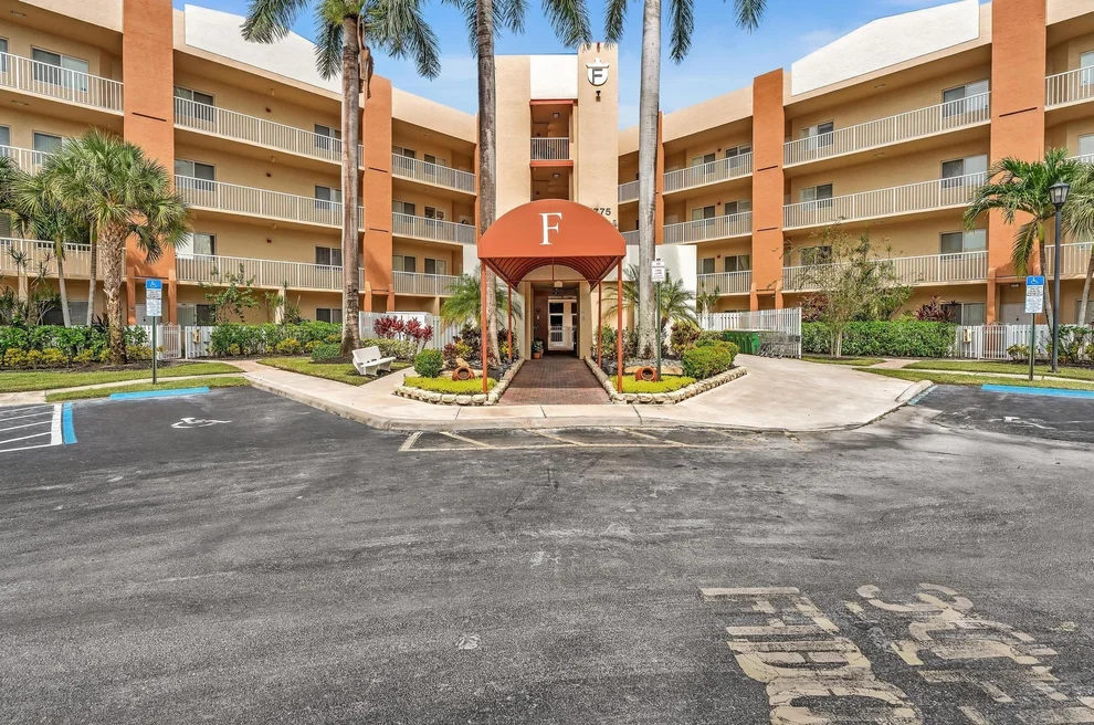 Unit for sale at 7775 Yardley Drive, Tamarac, FL 33321