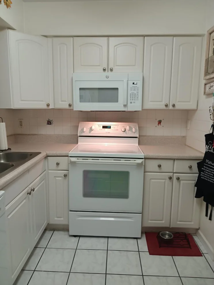 Unit for sale at 7320 LAKE CIR Drive, Margate, FL 33063