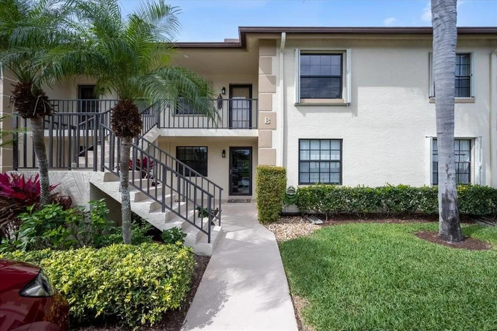 Unit for sale at 202 Pinecrest Circle, Jupiter, FL 33458