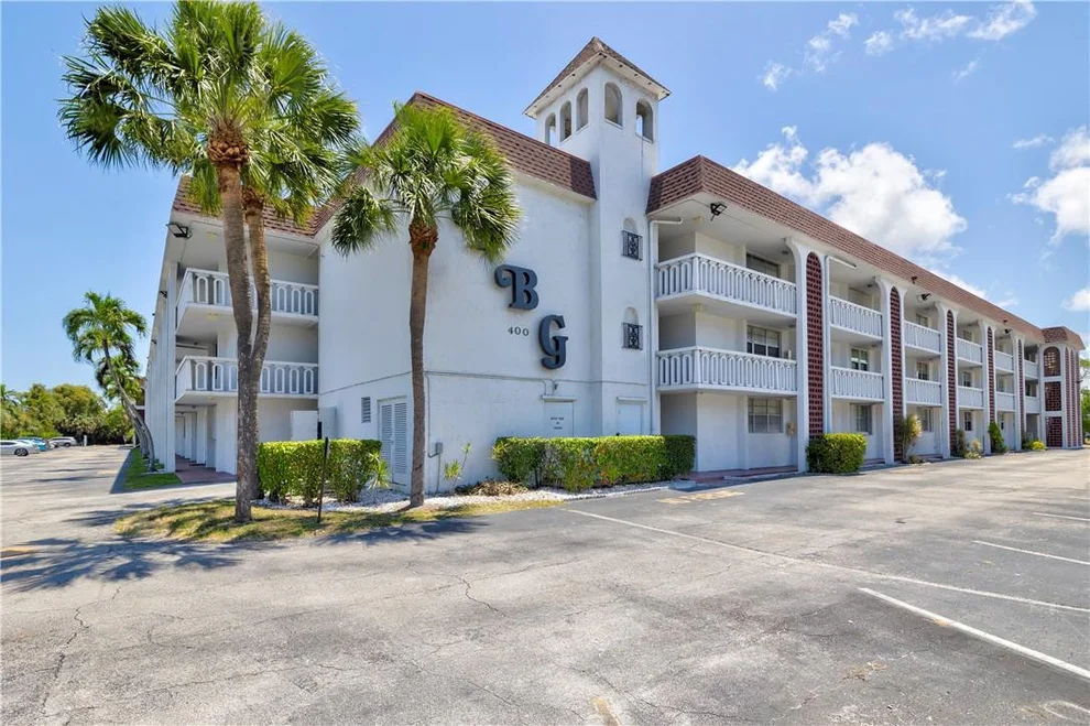 Unit for sale at 400 SE 10th Street, Deerfield Beach, FL 33441