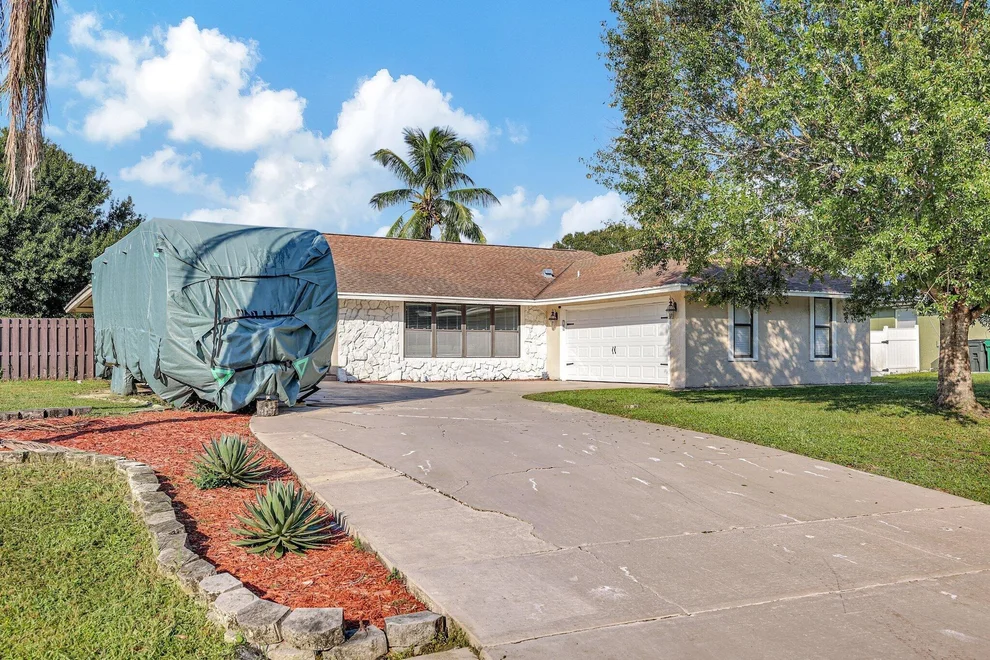 Unit for sale at 1092 SE Prineville Street, Port St Lucie, FL 34983