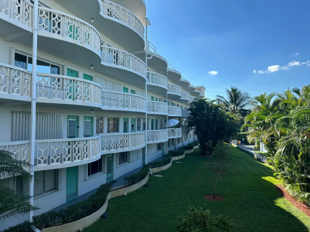 Unit for sale at 2381 Sunset Avenue, Lake Worth, FL 33461