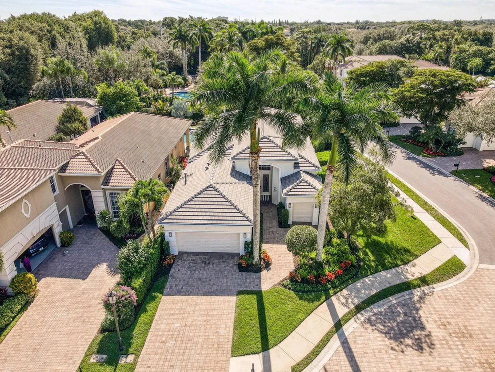 Unit for sale at 61 Laguna Drive, Palm Beach Gardens, FL 33418