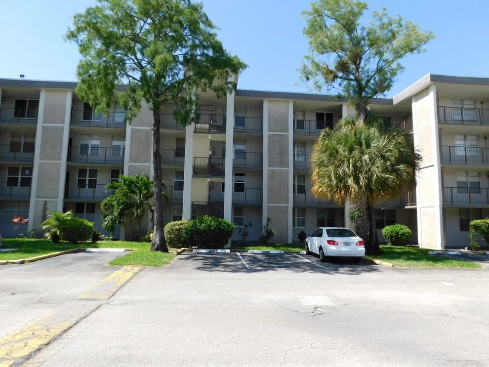 Unit for sale at 4851 NW 26TH Court, Lauderdale Lakes, FL 33313