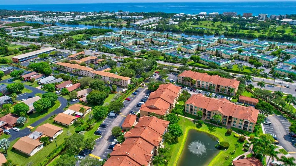Unit for sale at 124 Villa Circle, Boynton Beach, FL 33435