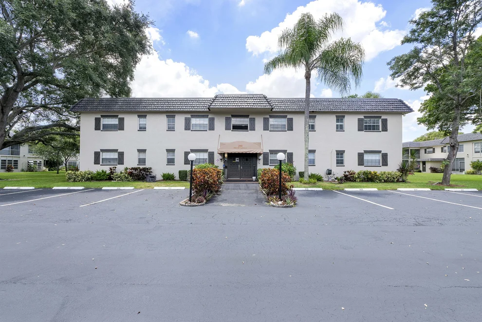Unit for sale at 5661 SW 2nd Court, Margate, FL 33068