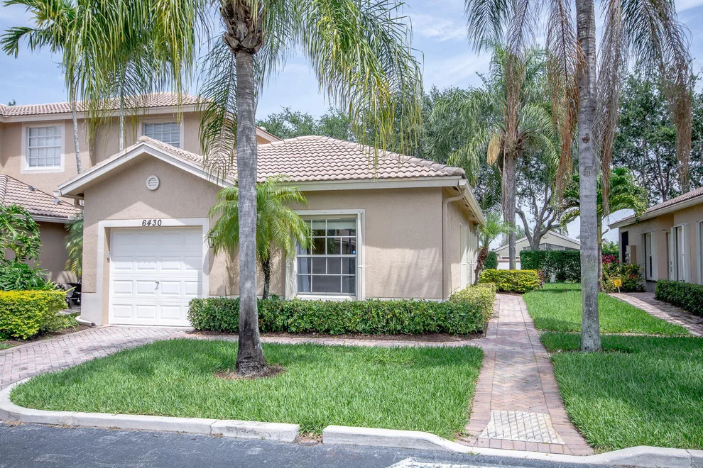 Unit for sale at 6430 Park Lake Circle, Boynton Beach, FL 33437