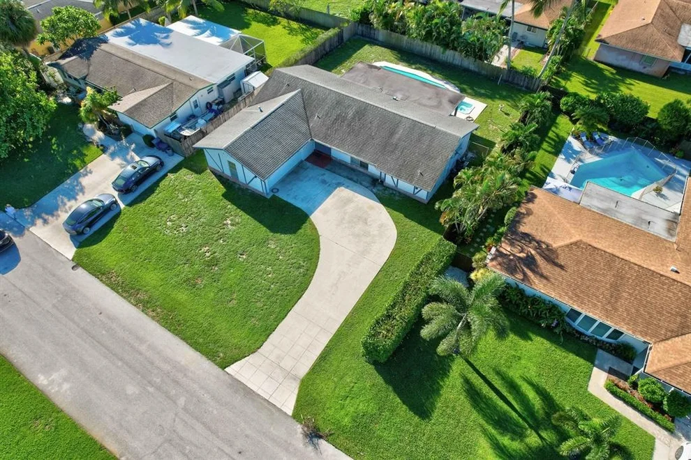 Unit for sale at 4120 Lakespur Circle N, Palm Beach Gardens, FL 33410