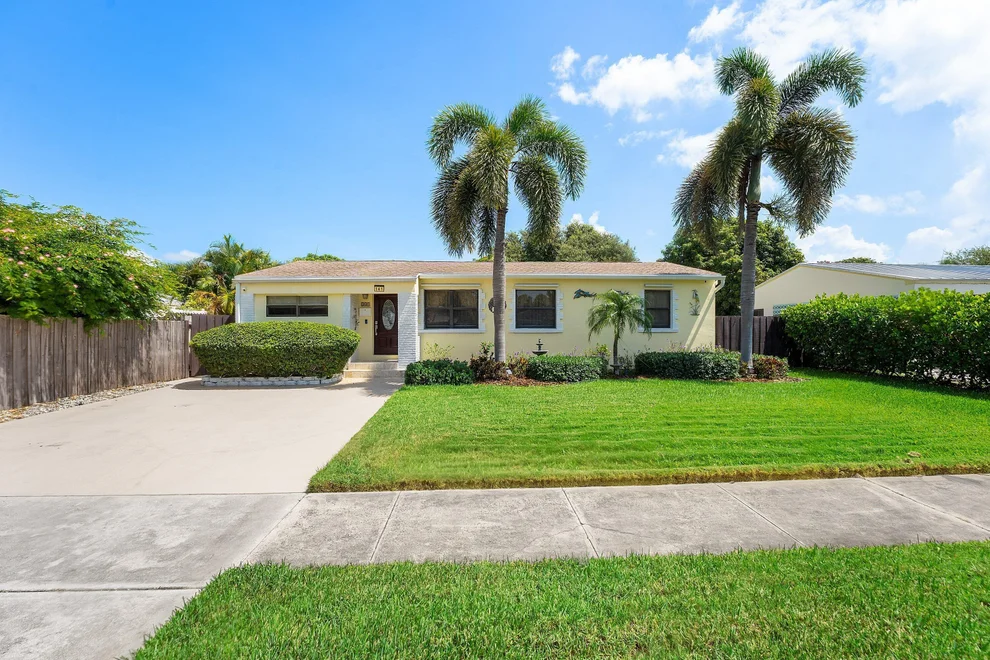 Unit for sale at 141 Date Palm Drive, Lake Park, FL 33403