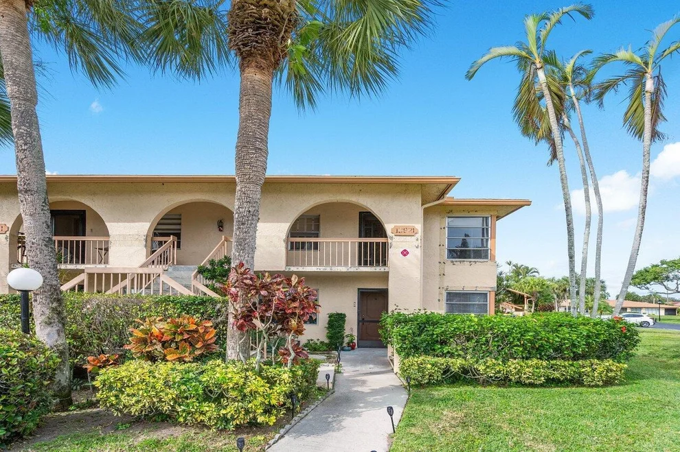 Unit for sale at 13921 Royal Palm Court, Delray Beach, FL 33484