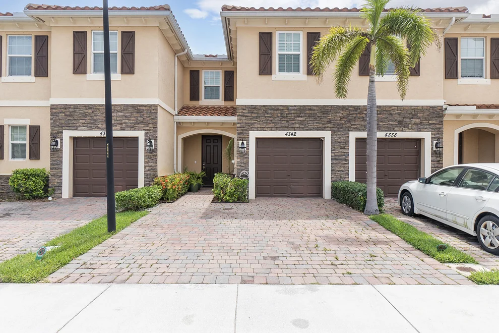 Unit for sale at 4342 Brewster Lane, West Palm Beach, FL 33417