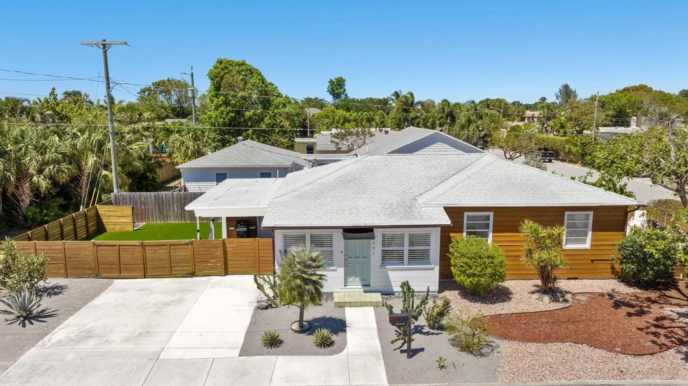 Unit for sale at 1301 N Palmway, Lake Worth Beach, FL 33460